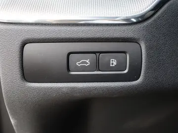 XC60 Plus Dark Recharge Plug-In Hybrid AWD T8 Tw