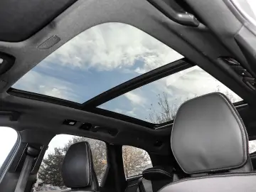 XC60 Plus Dark Recharge Plug-In Hybrid AWD T8 Tw