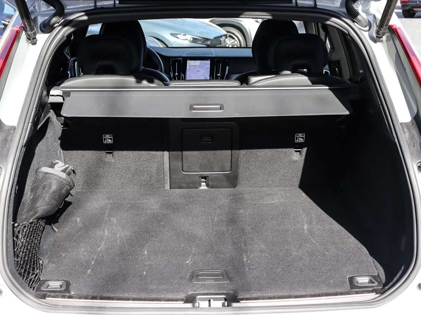 XC60 Plus Dark Recharge Plug-In Hybrid AWD T8 Tw