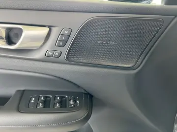 S60 T8 Ultimate Dark Recharge AWD 360  HeadUp