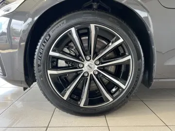 S60 T8 Ultimate Dark Recharge AWD 360  HeadUp