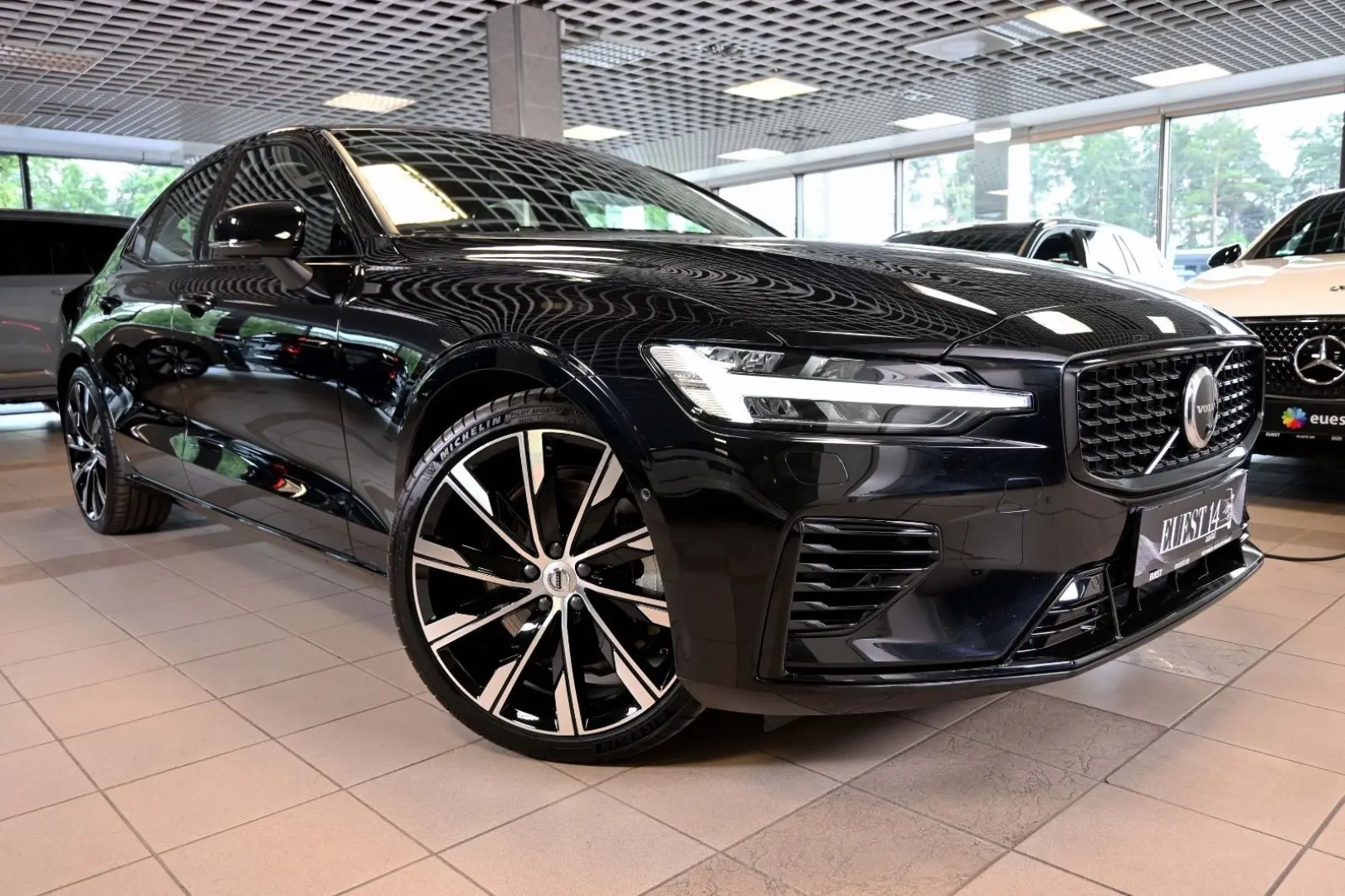 AWD T8 H&K HUD PANO 360c Ultimate Dark