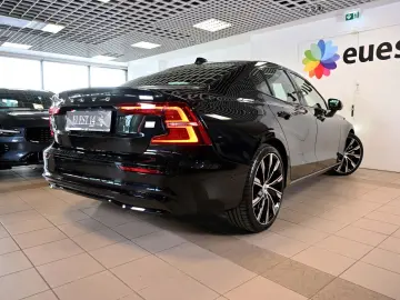 AWD T8 H&K HUD PANO 360c Ultimate Dark