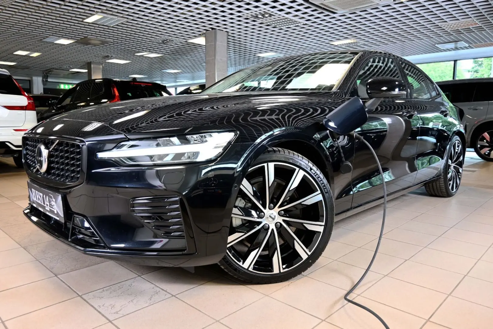 AWD T8 H&K HUD PANO 360c Ultimate Dark