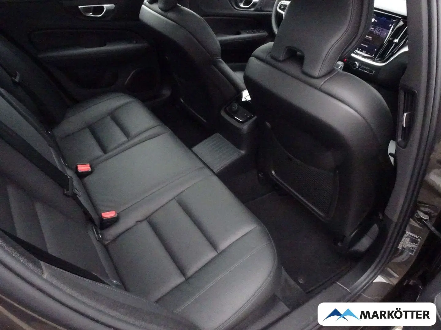 S60 T8 Recharge Plug-In Hybrid AWD Ultimate Dark