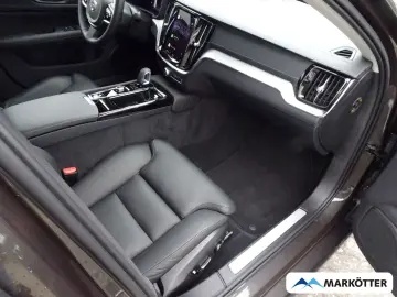 S60 T8 Recharge Plug-In Hybrid AWD Ultimate Dark