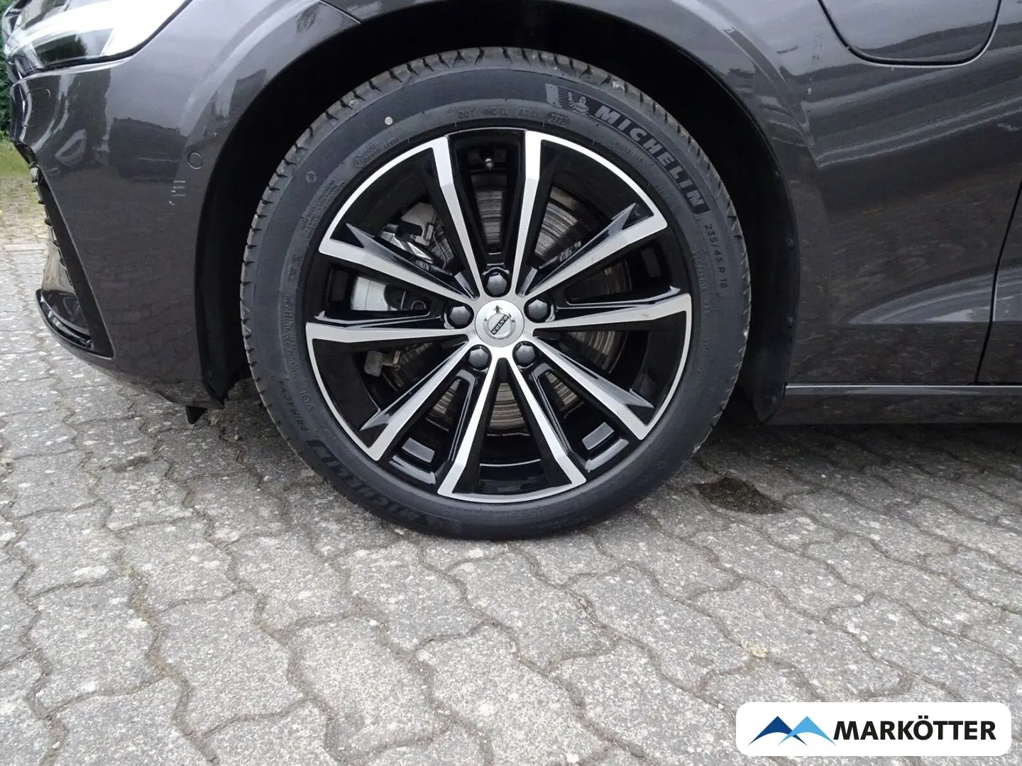 S60 T8 Recharge Plug-In Hybrid AWD Ultimate Dark