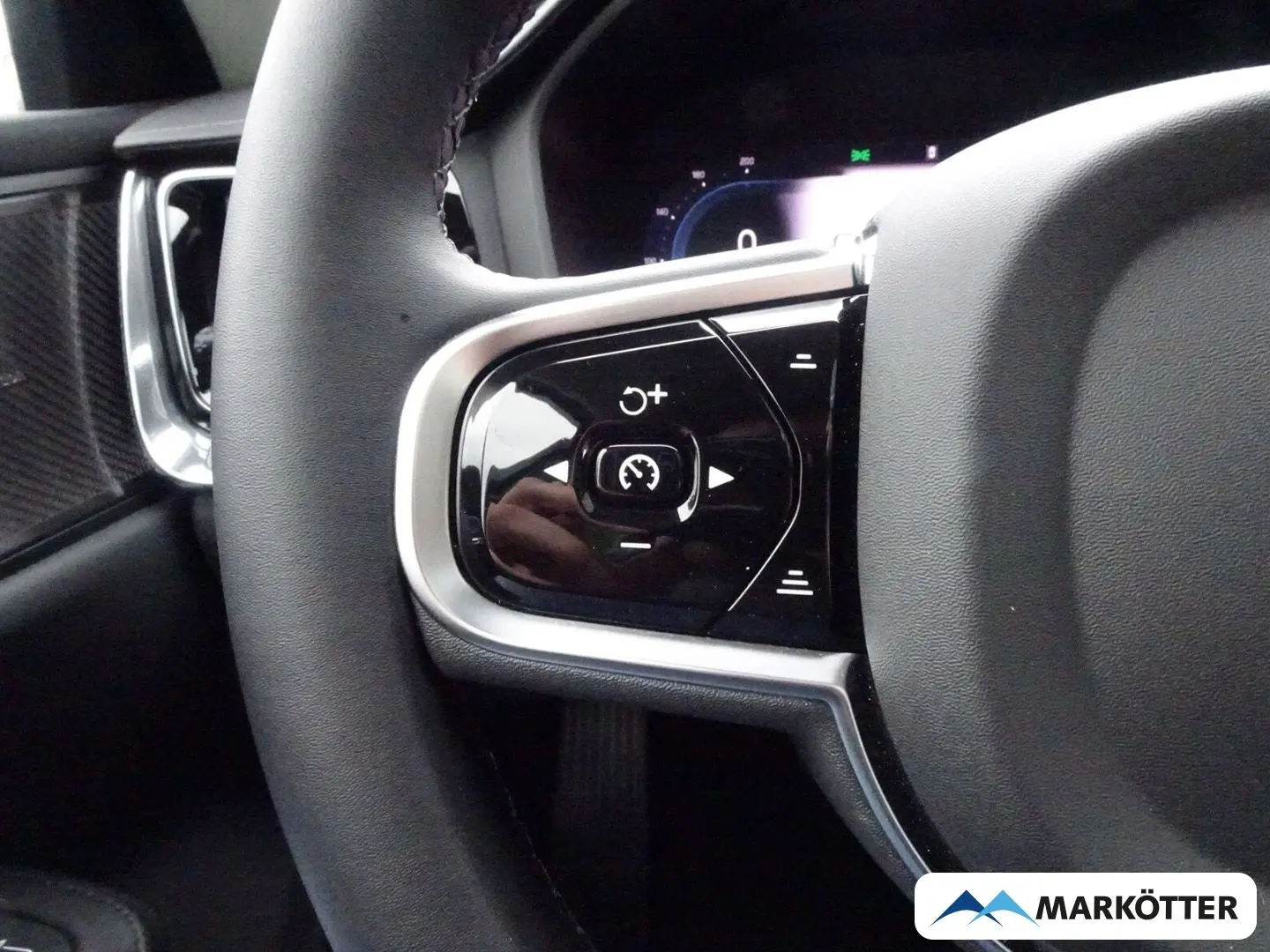 S60 T8 Recharge Plug-In Hybrid AWD Ultimate Dark