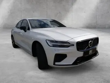 S60 Lim. T8 Ultimate Dark Recharge Plug-In Hybri