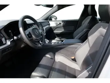 S60 Lim. T8 Ultimate Dark Recharge Plug-In Hybri