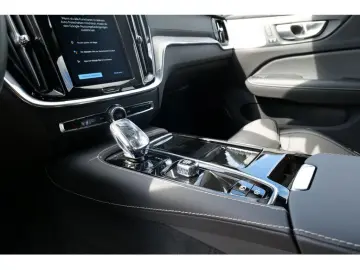 S60 Lim. T8 Ultimate Dark Recharge Plug-In Hybri