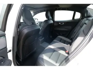 S60 Lim. T8 Ultimate Dark Recharge Plug-In Hybri