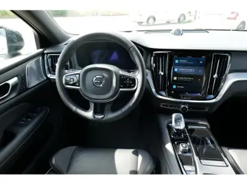 S60 Lim. T8 Ultimate Dark Recharge Plug-In Hybri