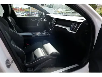 S60 Lim. T8 Ultimate Dark Recharge Plug-In Hybri