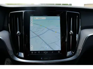 S60 Lim. T8 Ultimate Dark Recharge Plug-In Hybri