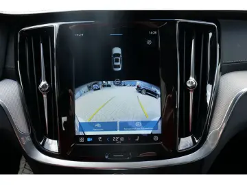 S60 Lim. T8 Ultimate Dark Recharge Plug-In Hybri