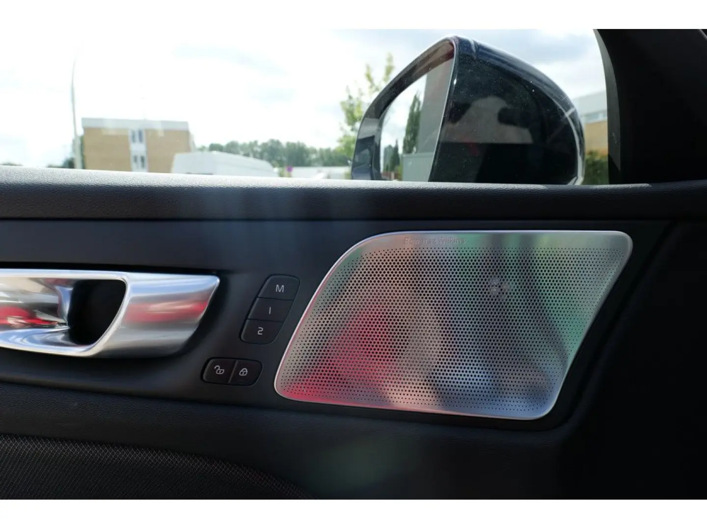 S60 Lim. T8 Ultimate Dark Recharge Plug-In Hybri