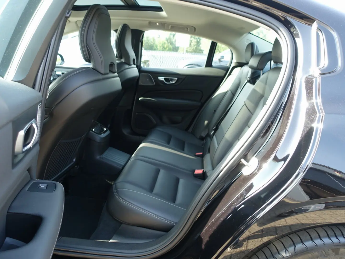 S60 Recharge Ultimate T8 AWD 360  B&W Massage