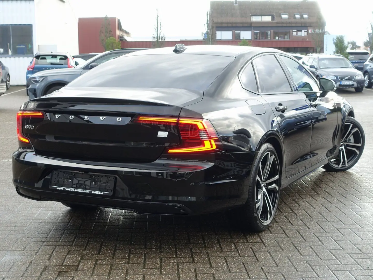 S90 Recharge Ultimate T8 AWD Massage B&W 360