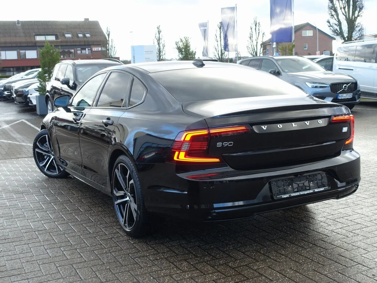 S90 Recharge Ultimate T8 AWD Massage B&W 360