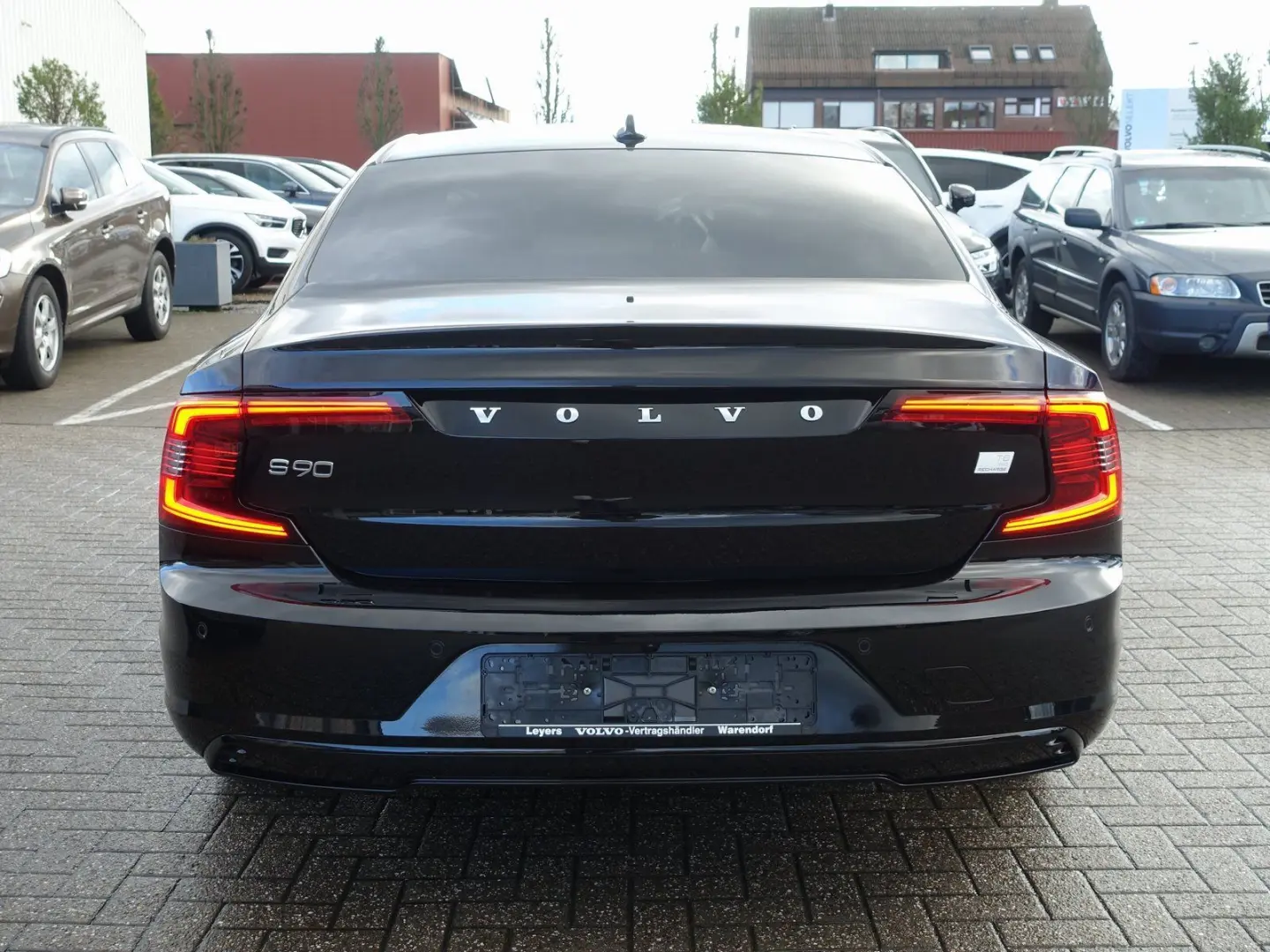 S90 Recharge Ultimate T8 AWD Massage B&W 360