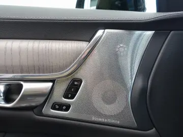 S90 Recharge Ultimate T8 AWD Massage B&W 360