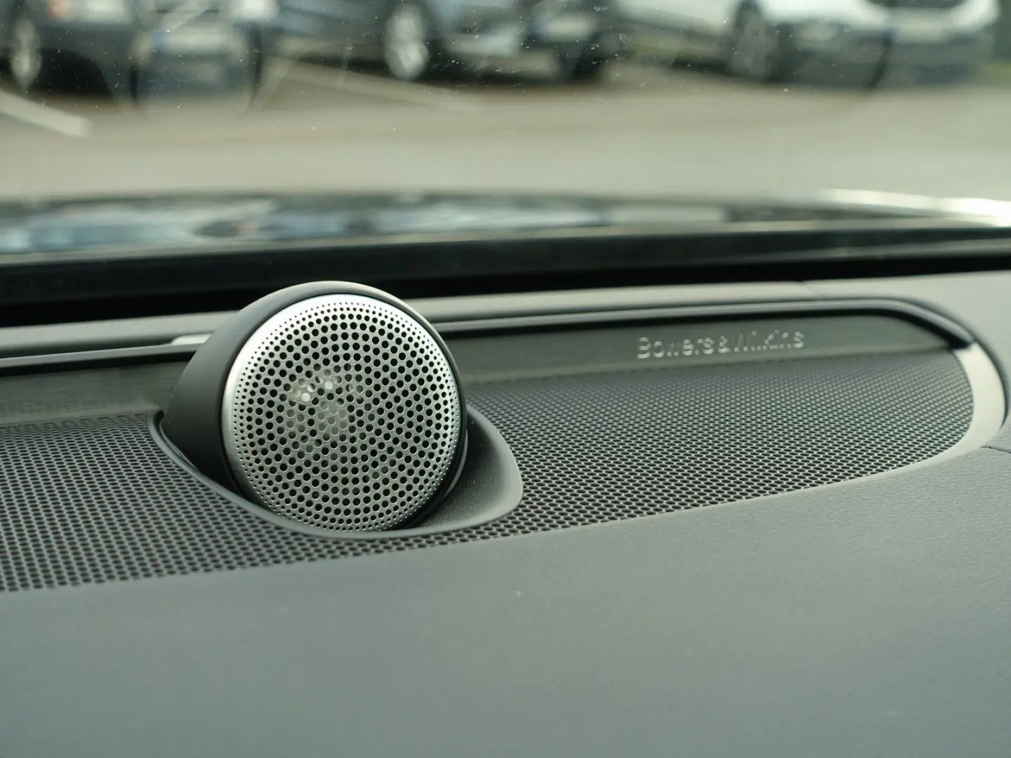 S90 Recharge Ultimate T8 AWD Massage B&W 360