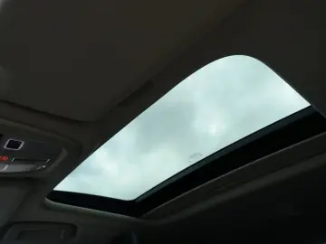 S90 Recharge Ultimate T8 AWD Massage B&W 360