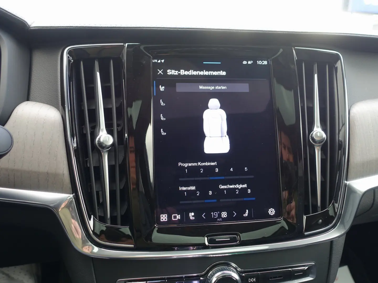 S90 Recharge Ultimate T8 AWD Massage B&W 360