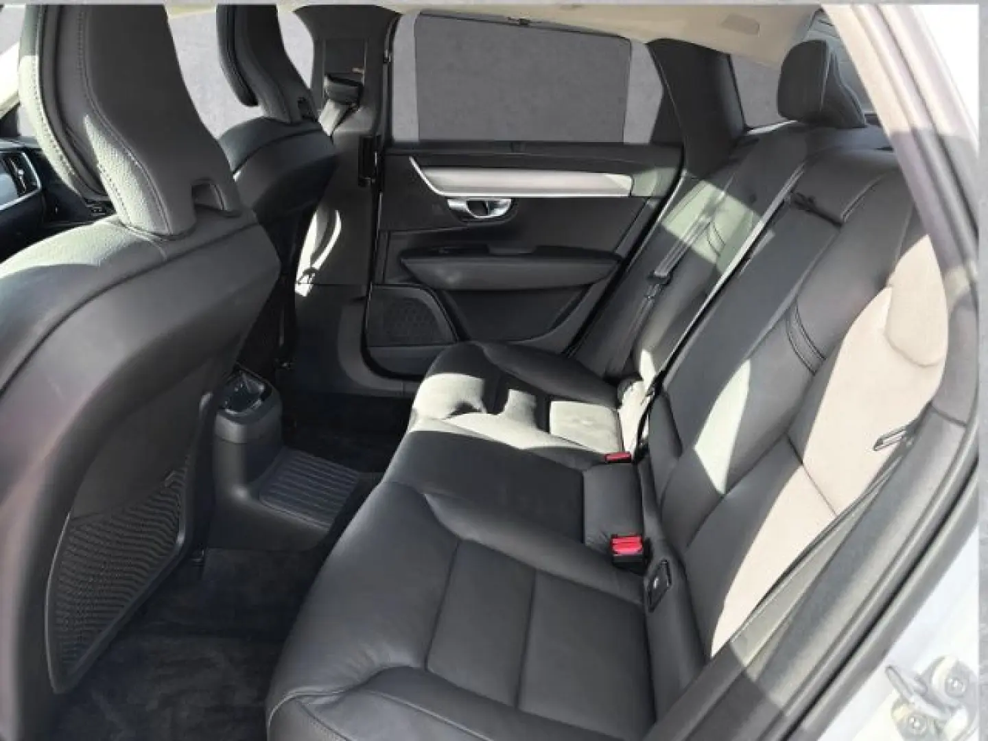 S90 Plus Dark T8 20''LM Luftf. Pano 360kam Harma