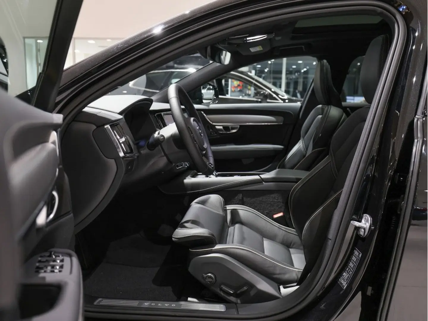 V90 CC B4 Ultimate AWD HUD PANO UPE 82.610 00