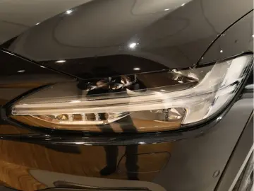 V90 CC B4 Ultimate AWD HUD PANO UPE 82.610 00