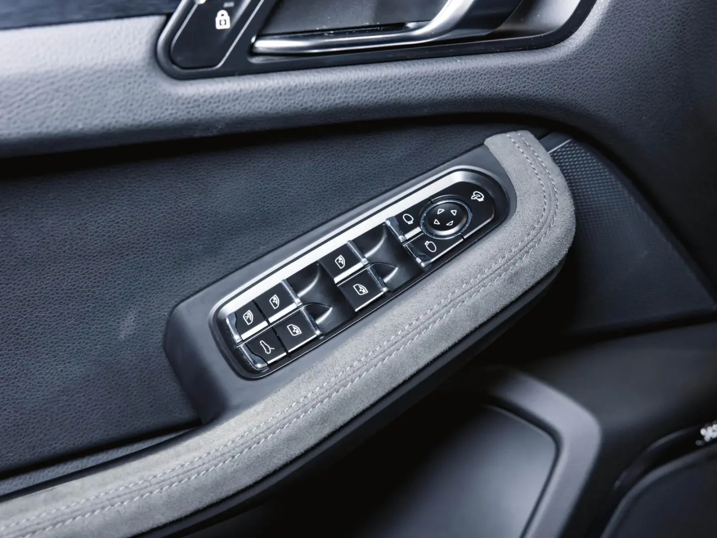 Macan GTS Sport Chrono Burmester Standheizung