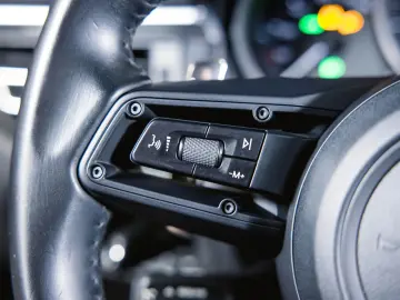 Macan GTS Sport Chrono Burmester Standheizung