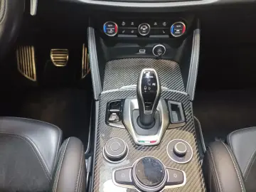 Stelvio 2.9 V6 Bi-turbo Quadrifoglio Pano Navi