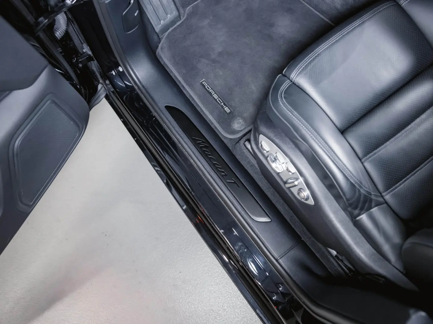 Macan T Panoramadach Luftf. -10 MM Sportsitze