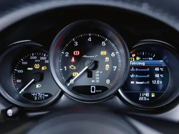 Macan T Panoramadach Luftf. -10 MM Sportsitze