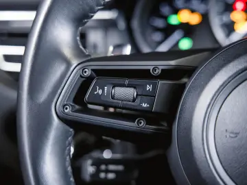 Macan T Panoramadach Luftf. -10 MM Sportsitze