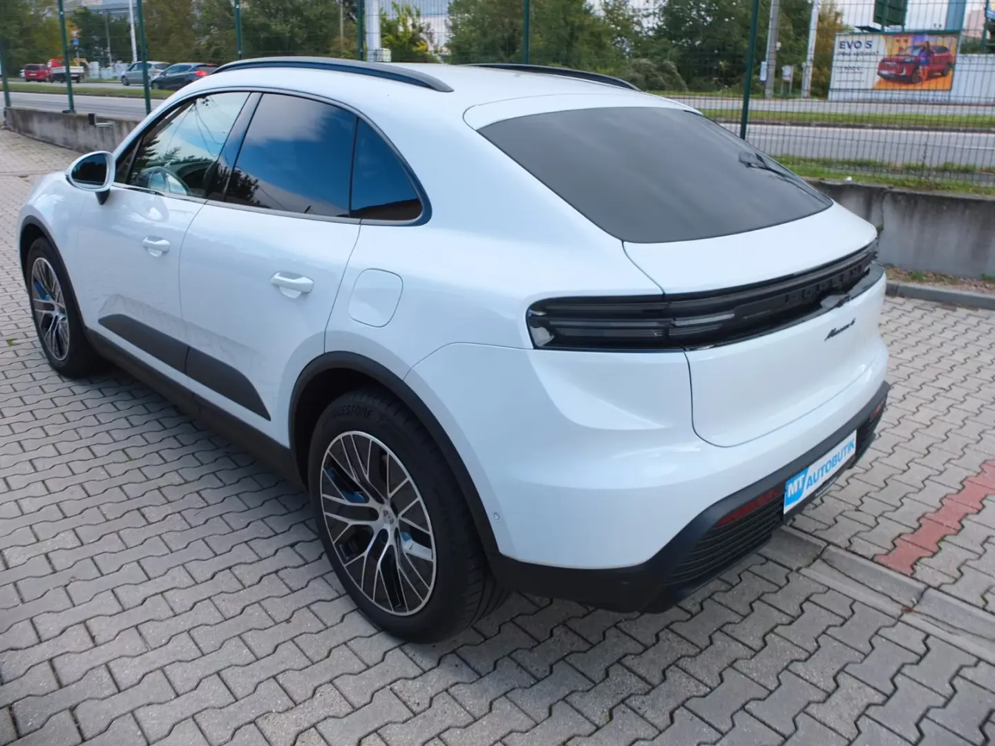 Porsche Macan 4 NP  105000 LUFT AHK  BOSE