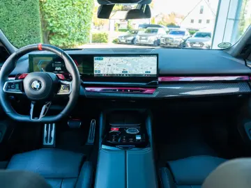 M5 Touring  DRIVING PROF.  PANO  AHK  COMFORT