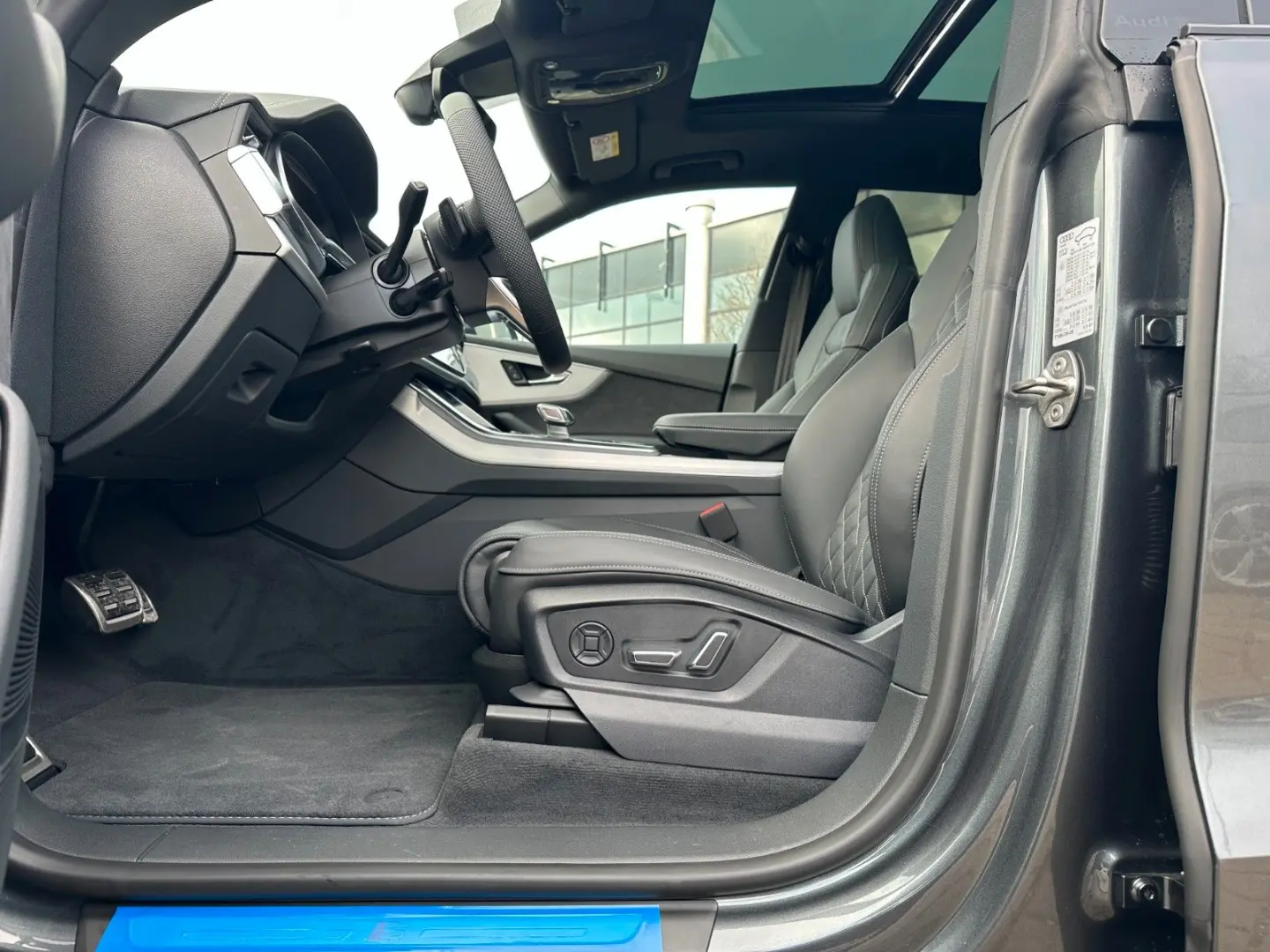 Q8 50 TDI quattro ACC HUD PANO B&O LUFT 23  360.