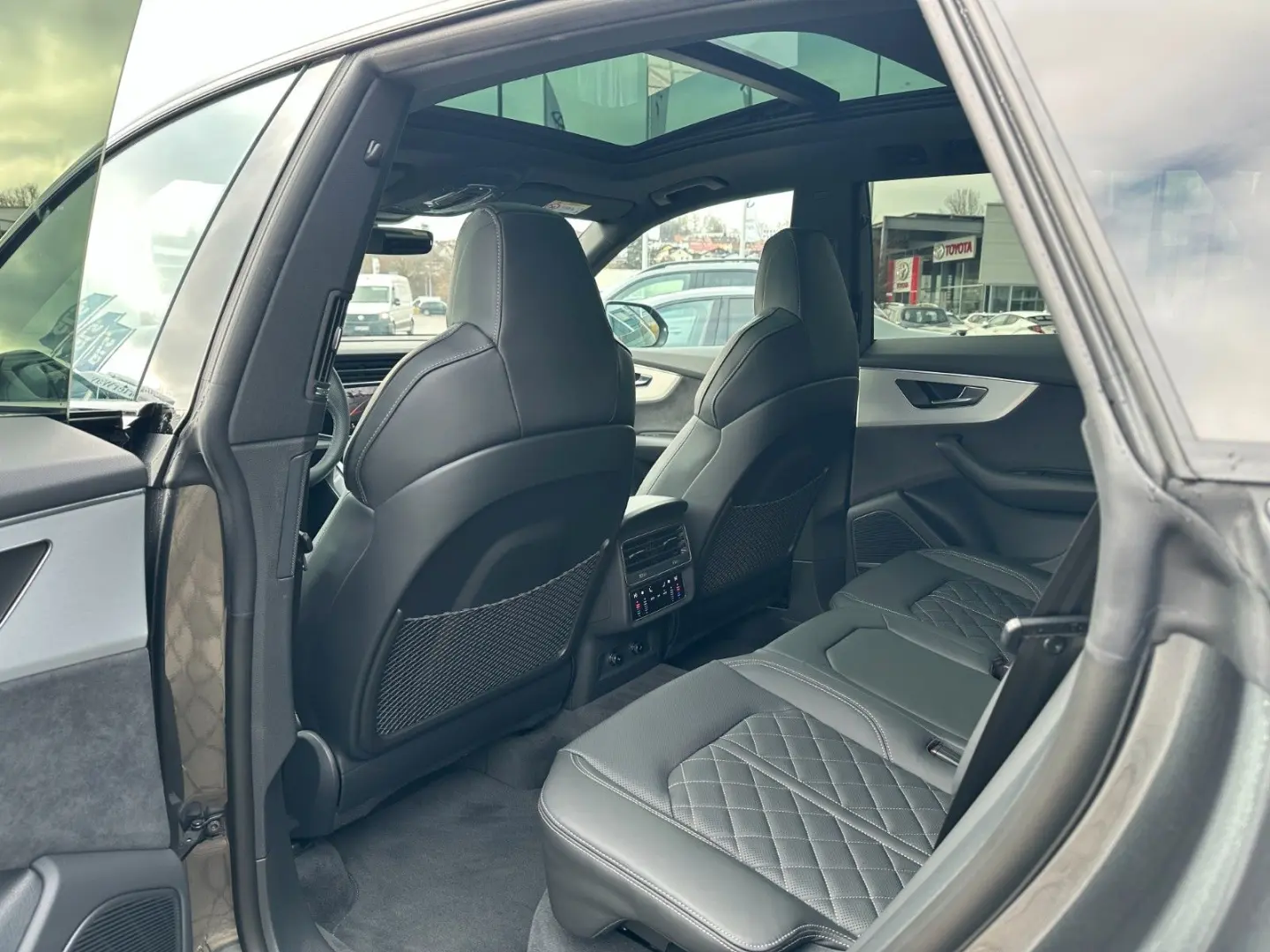 Q8 50 TDI quattro ACC HUD PANO B&O LUFT 23  360.