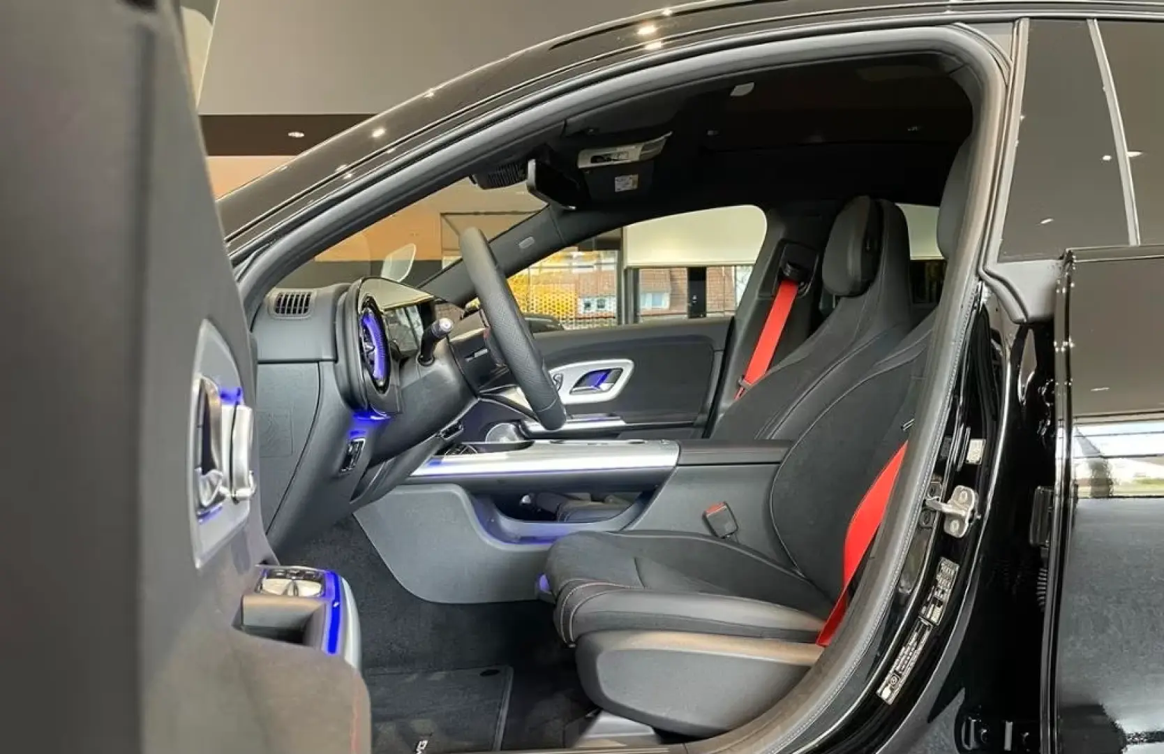 Mercedes-Benz CLA 350 EQ 4M AMG AHK KEYL