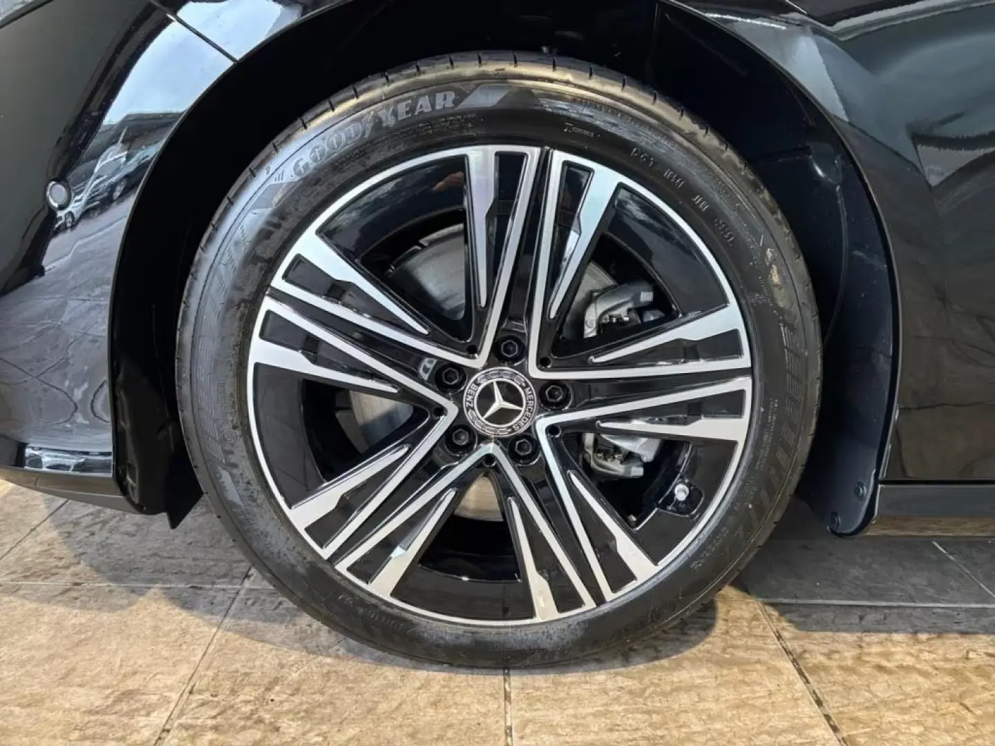 Mercedes-Benz CLA 350 4M EQ  W-PUMPE LED LM-FELGEN