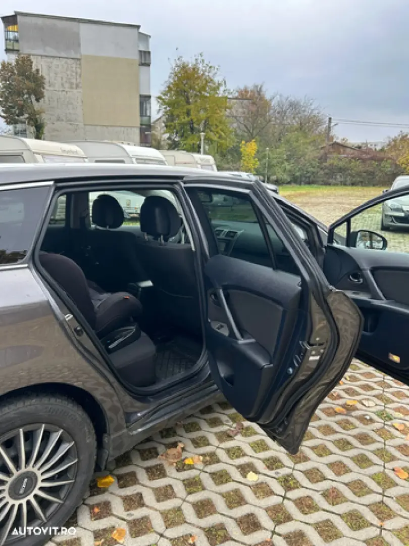 Toyota Avensis 2.0 D-4D Executive