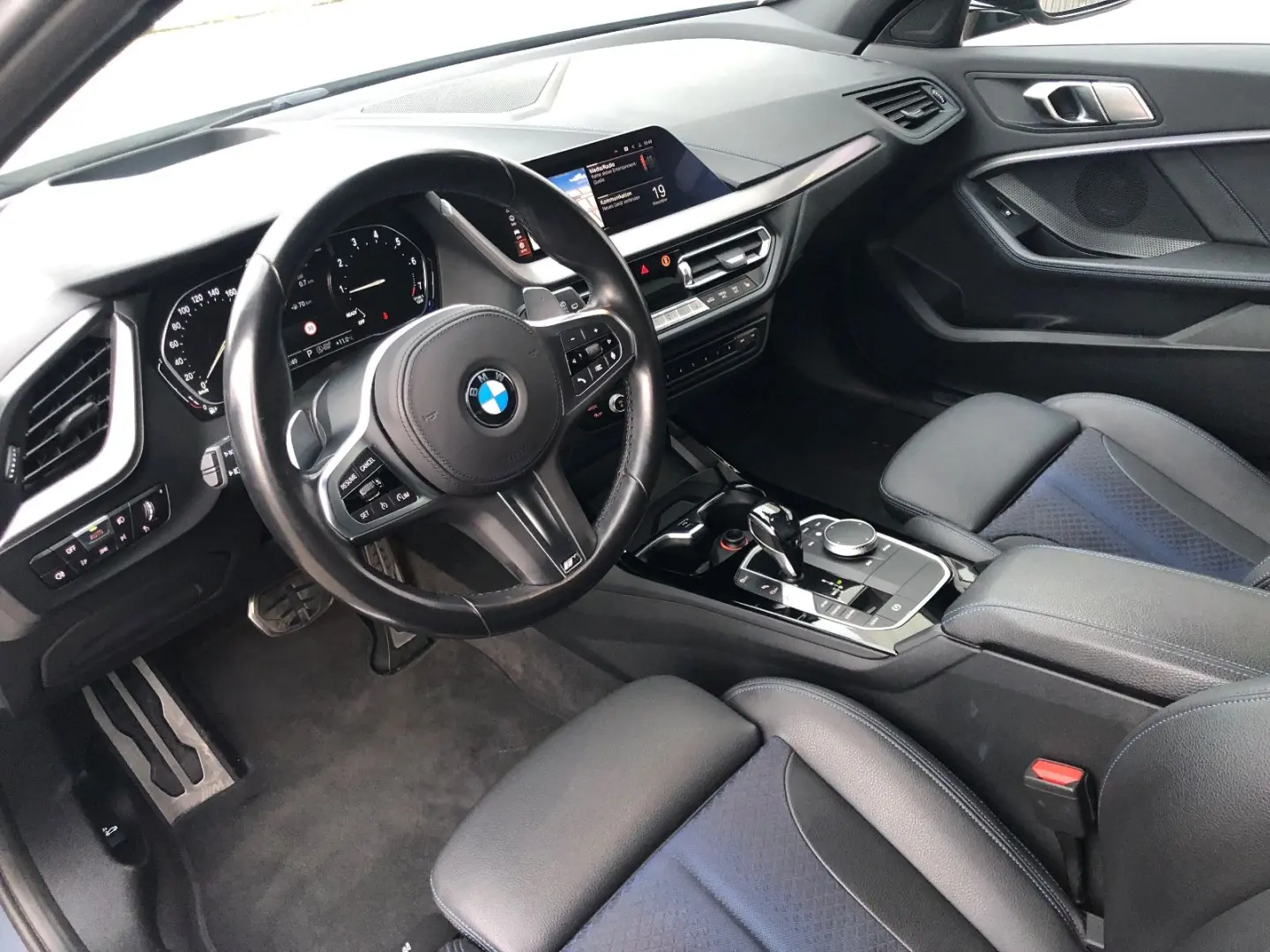 M135 i xDrive Sport-Aut. Head-Up LED DAB 19  1Hd