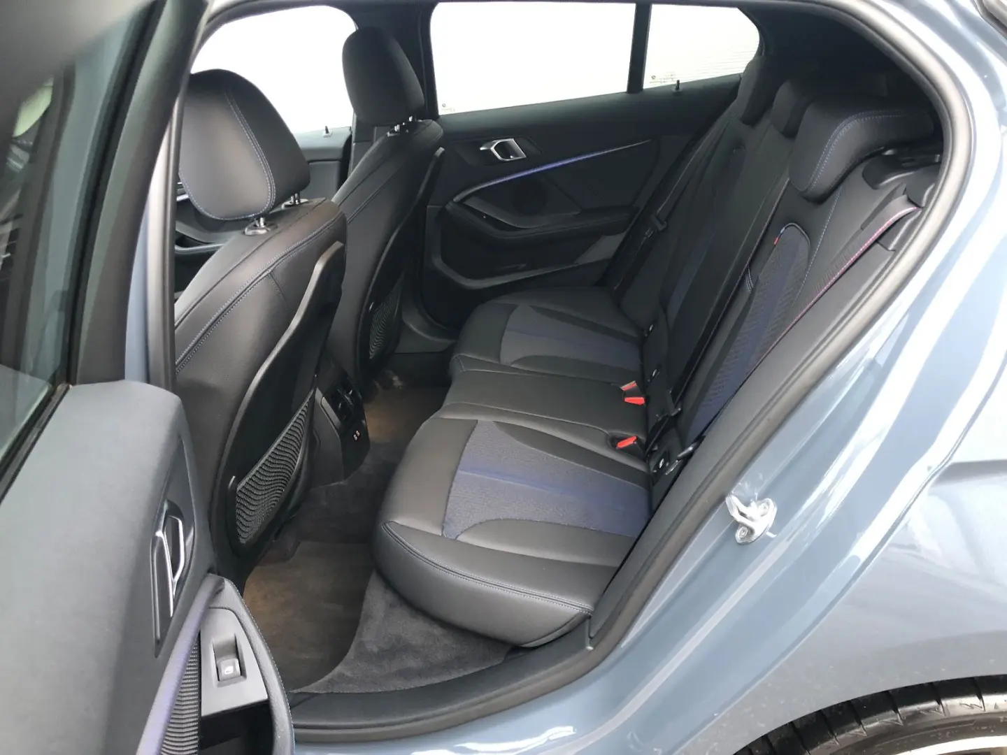 M135 i xDrive Sport-Aut. Head-Up LED DAB 19  1Hd