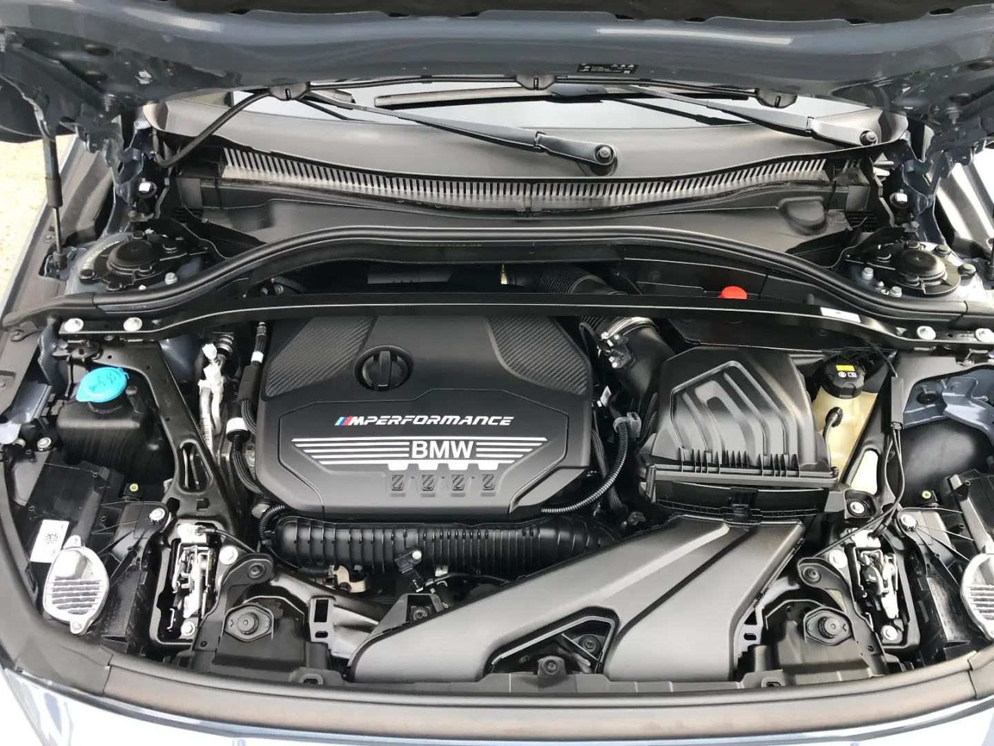 M135 i xDrive Sport-Aut. Head-Up LED DAB 19  1Hd