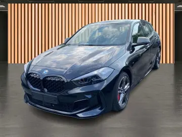 M135 i xDrive Cockpit Prof HarmanKardon Pano ACC