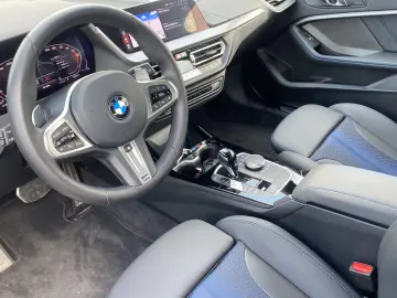 M135 i xDrive Cockpit Prof HarmanKardon Pano ACC